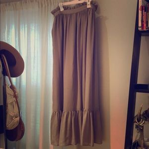 Romeo & Juliet Couture long nude skirt loopholes